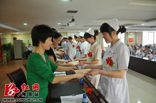 致敬白衣天使，擘画优质护理新蓝图——区人民医院隆重召开护士节表彰暨优质护理服务推广会